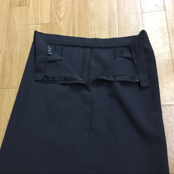 ICE REVOLUTION Skirt - Picture 2 of 6